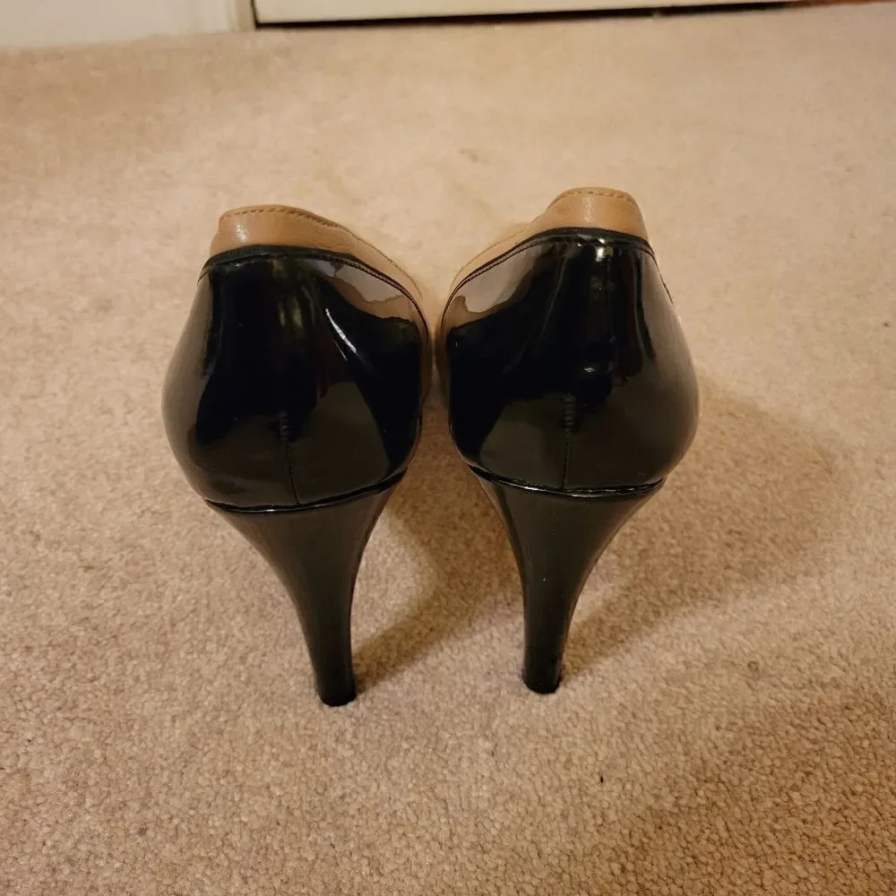 Adrienne Vittadini color block pumps size 11